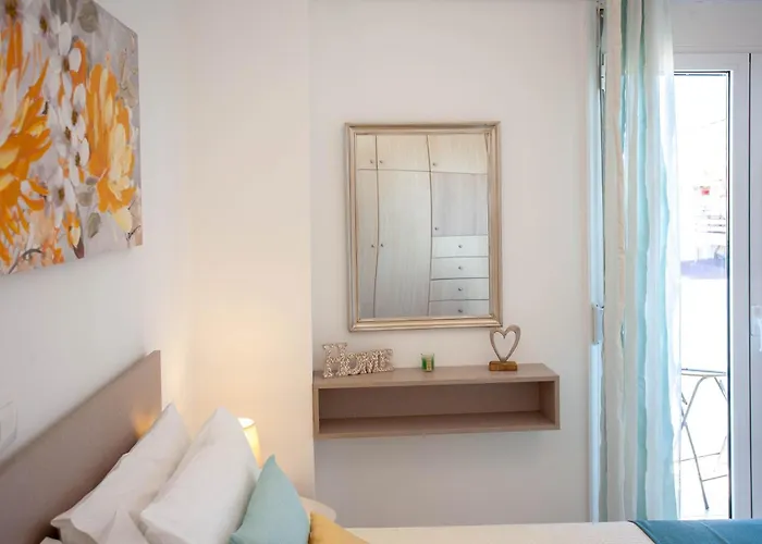 Sunflower By The Sea * Ретимно